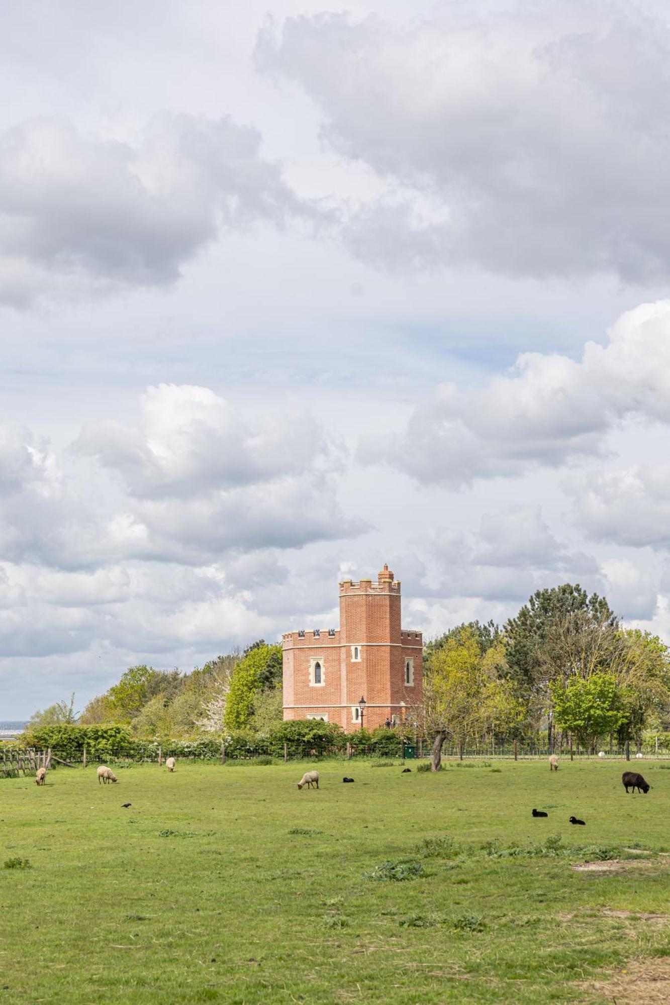 South Lodge, St Osyth Priory Saint Osyth Exteriör bild
